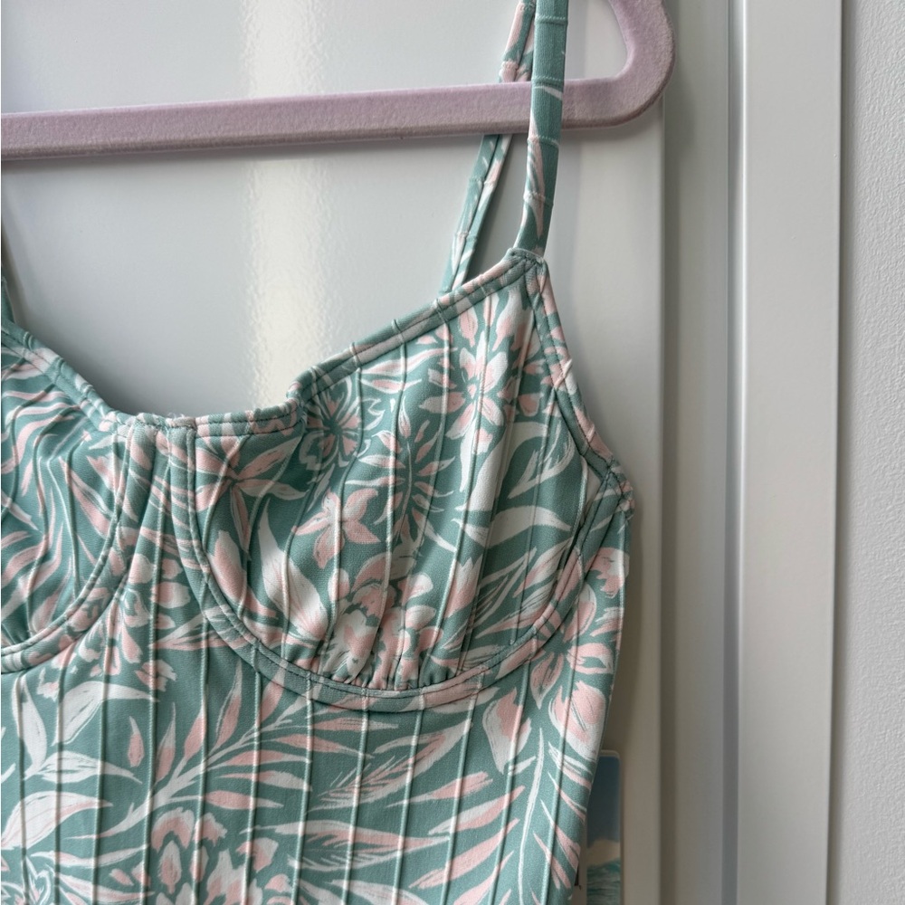 Roxy Swimsuit. NEW. Size XS - Picture 3 of 12